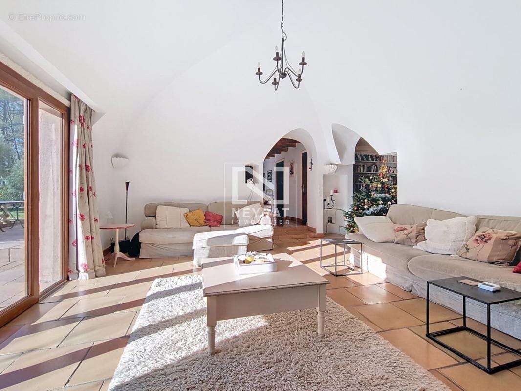 A tourrettes - propriete - proche golf de terre blanches - piscine - tennis - appartement independant - photo 18