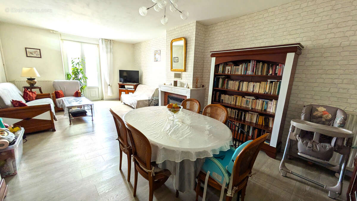 Maison à GONDREVILLE