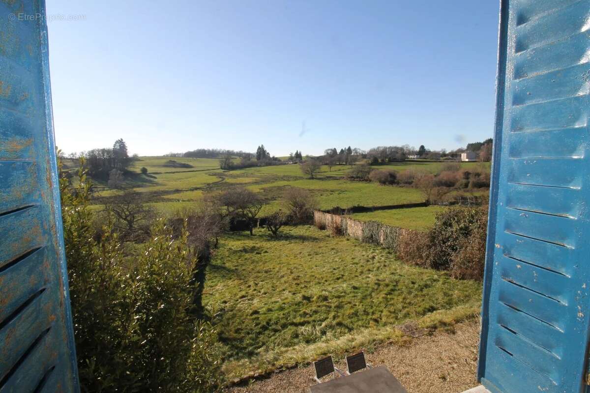 Appartement à SAINT-LEGER-SOUS-BEUVRAY