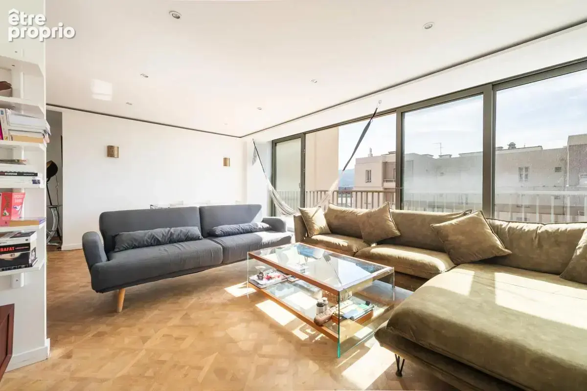 Appartement de 4 pièces de 100 m² à Marseille - photo 2