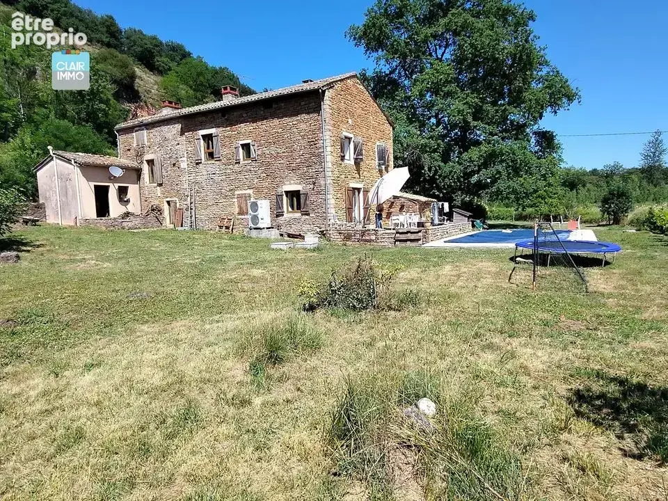 A LA SALLE 10 KM DE MACON EN BOURGOGNE MAISON EN PIERRES A
