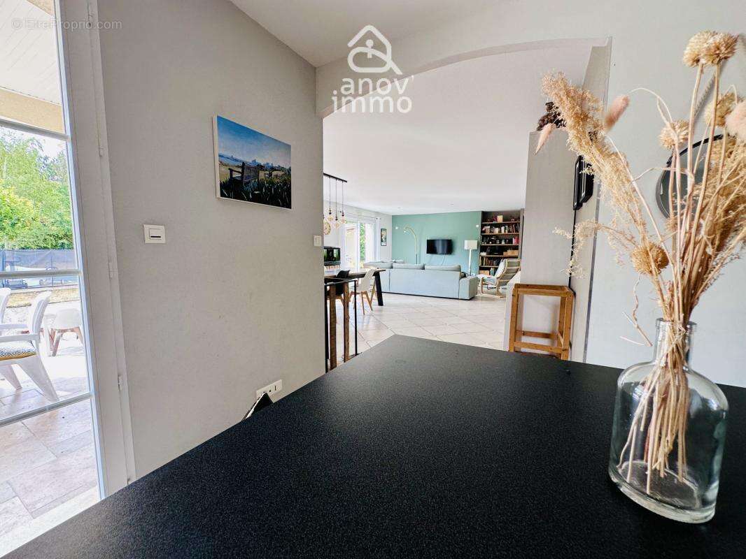 Maison de 2007- plain-pied 154 m2   4 chambres   Piscine   D - photo 5