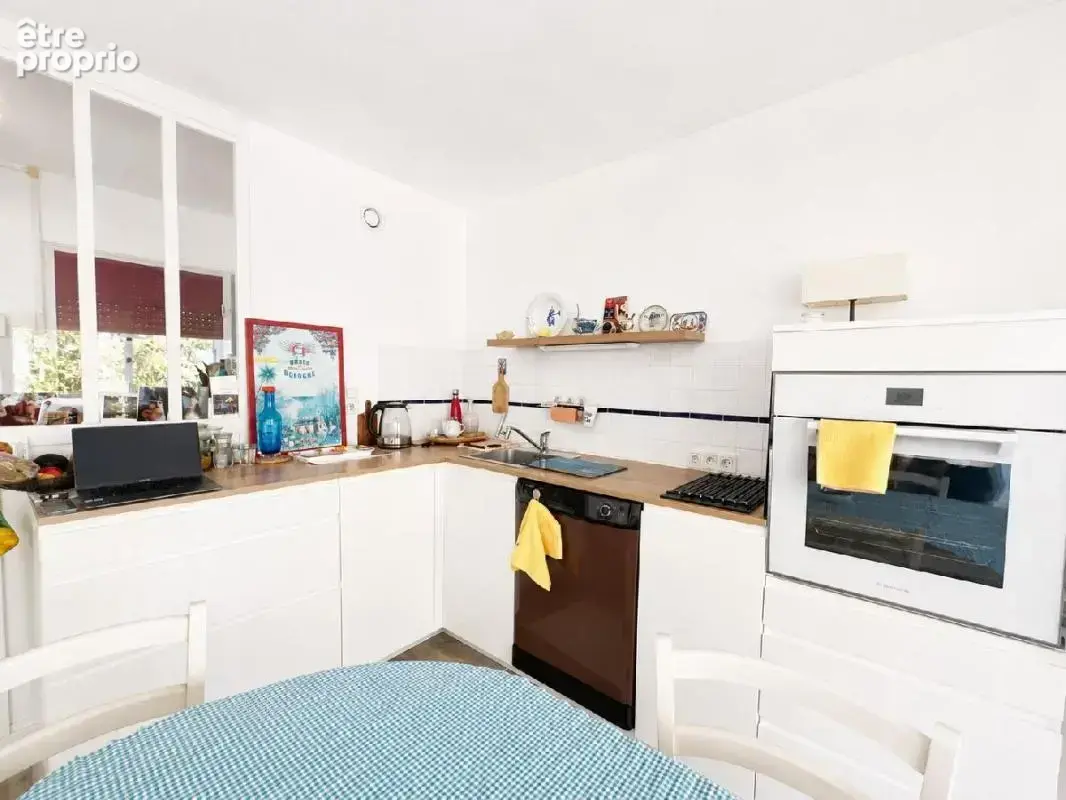 Joli T2 lumineux de 49 m², au 3ème et dernier étage, avec cave - photo 3