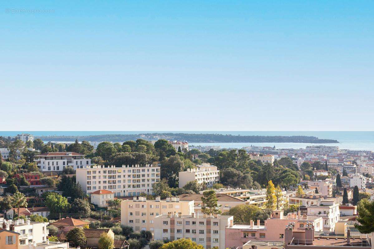 Appartement à LE CANNET