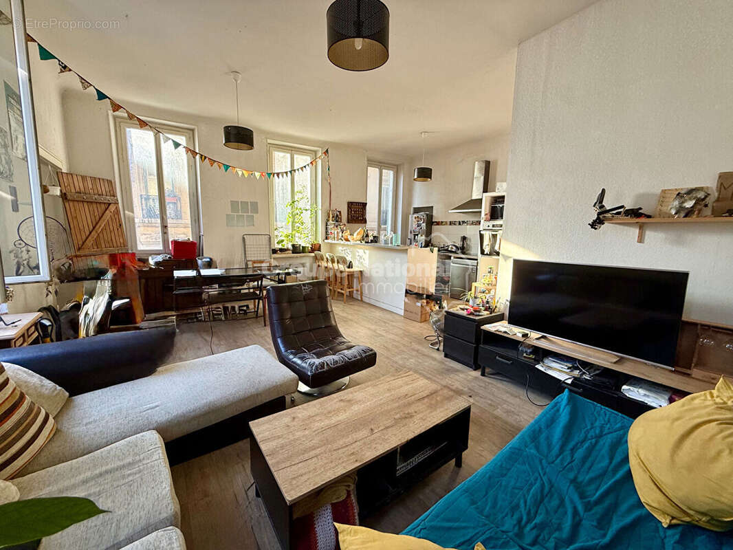 Appartement à MARSEILLE-1E