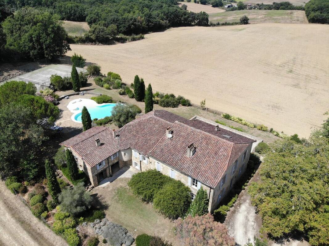 Maison à VIC-FEZENSAC