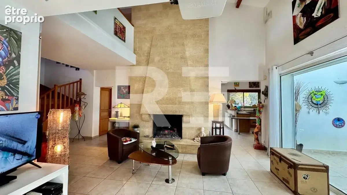 Maison atypique, piscine, jardin, double garage, atelier - photo 4