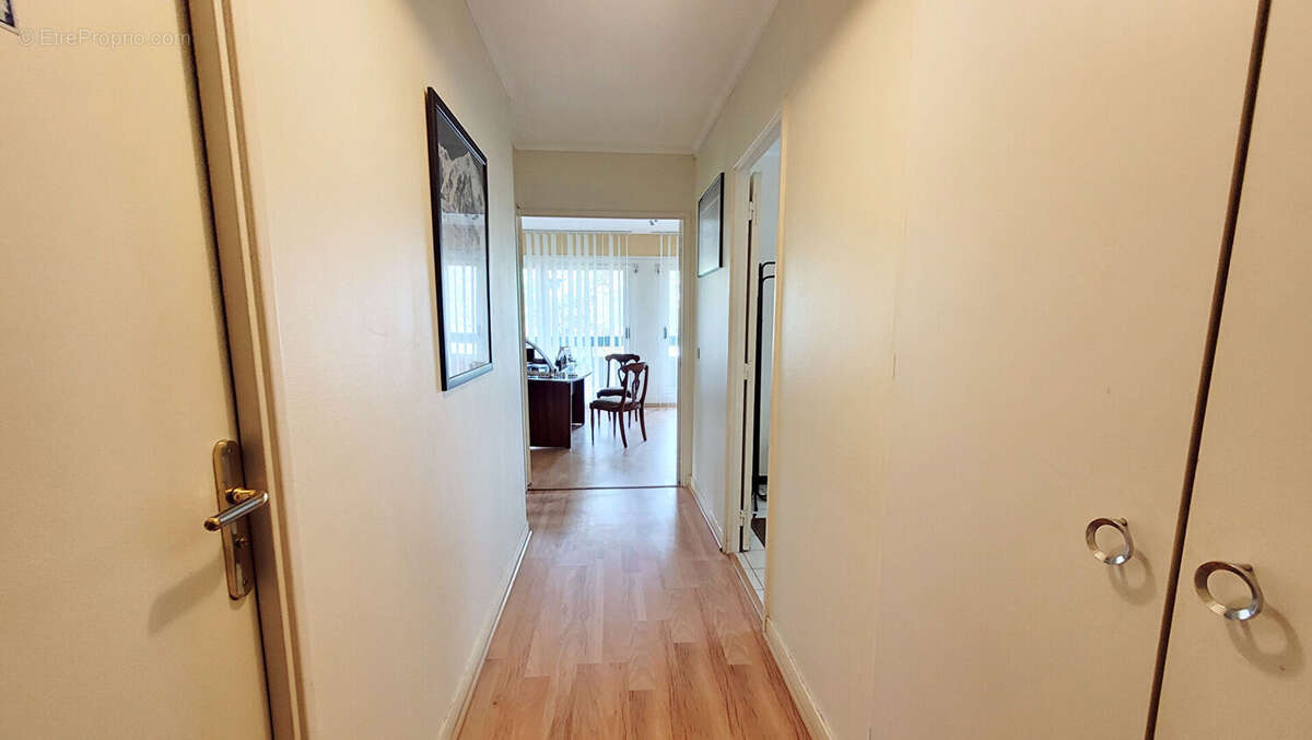 Appartement à LE COUDRAY-MONTCEAUX