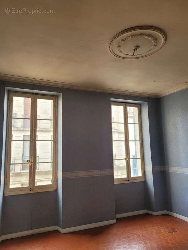 Appartement à MARSEILLE-5E