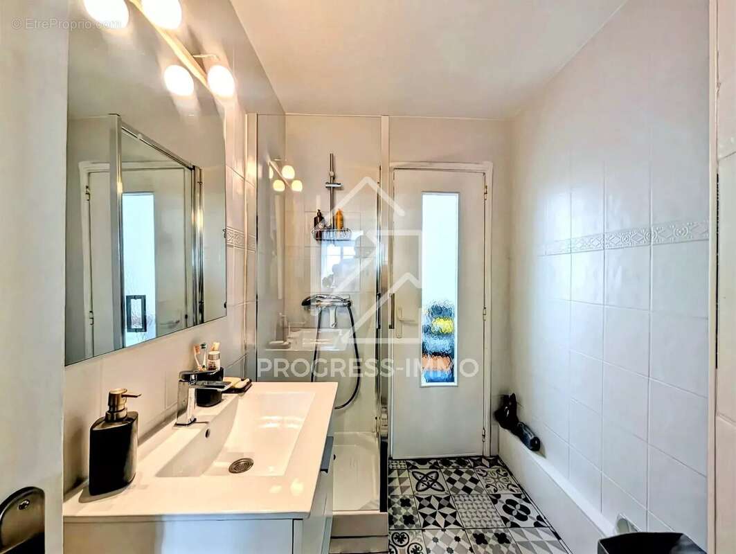 Appartement à SAINT-MAUR-DES-FOSSES