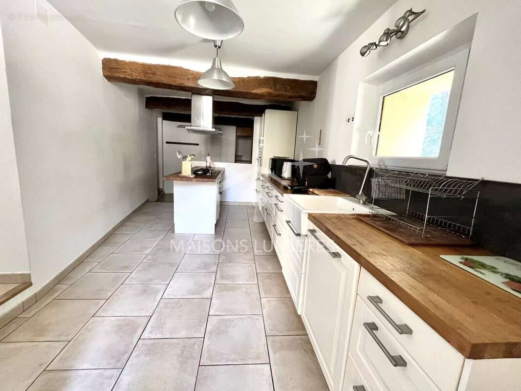 Maison à SAINT-SATURNIN-LES-APT