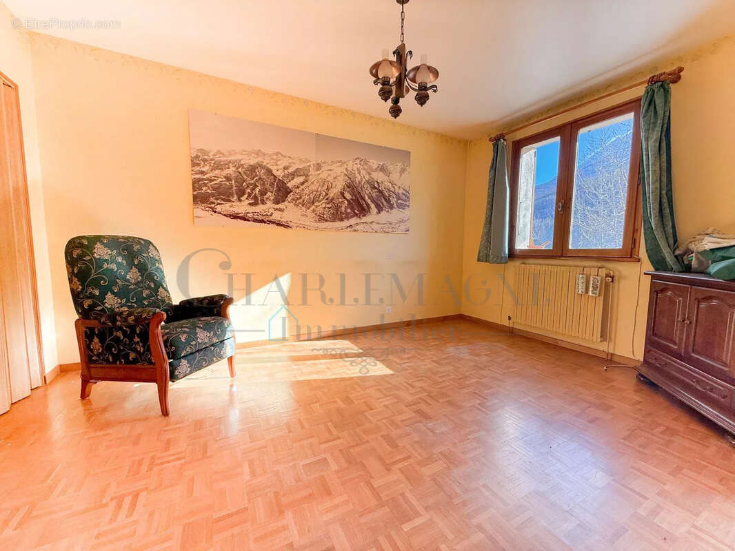 Maison à LA SALLE-LES-ALPES