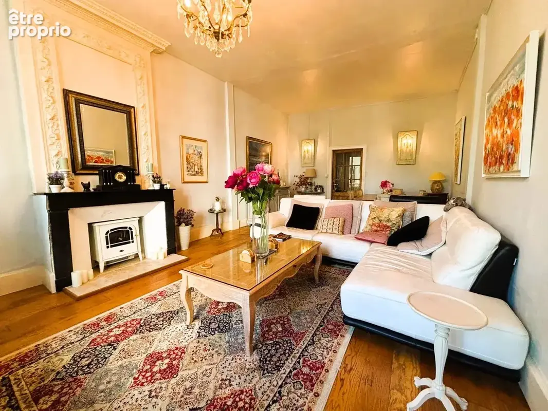 Maison de ville de caractère, à quelques pas du centre du village - photo 2