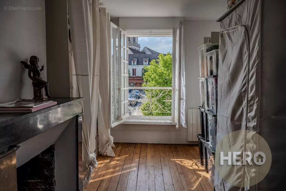 Appartement à NEAUPHLE-LE-CHATEAU