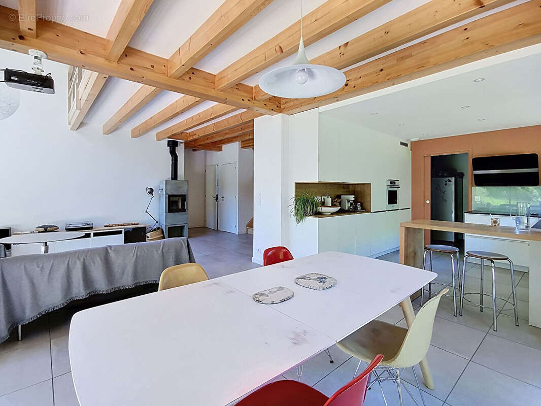 Maison à PERRIGNIER
