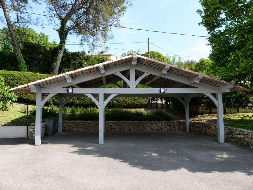 Maison - dépendances - stationnements - bi famille - photo 4