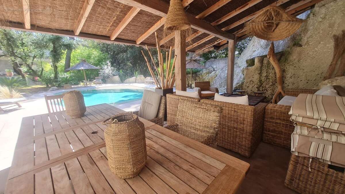 Maison à VILLENEUVE-LES-AVIGNON