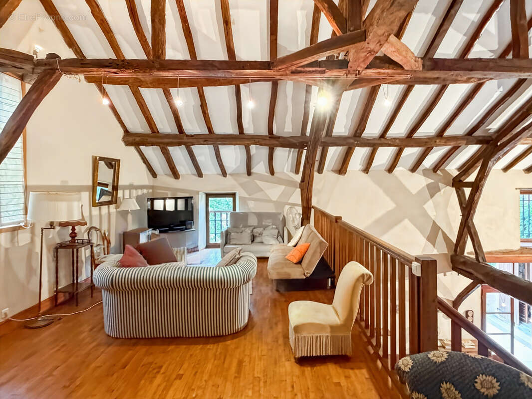 Propriété 358 m2 à vendre -avec 7700 m2 de parc - Maison 8 pièces de 234 m2, gîte de 124 m2 et piscine proche de MARCIAC (32) - photo 13