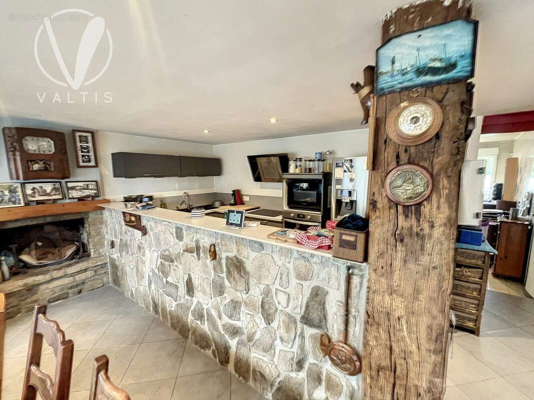 Maison 193 m² à Saint-Cast-Le-Guildo  - photo 3