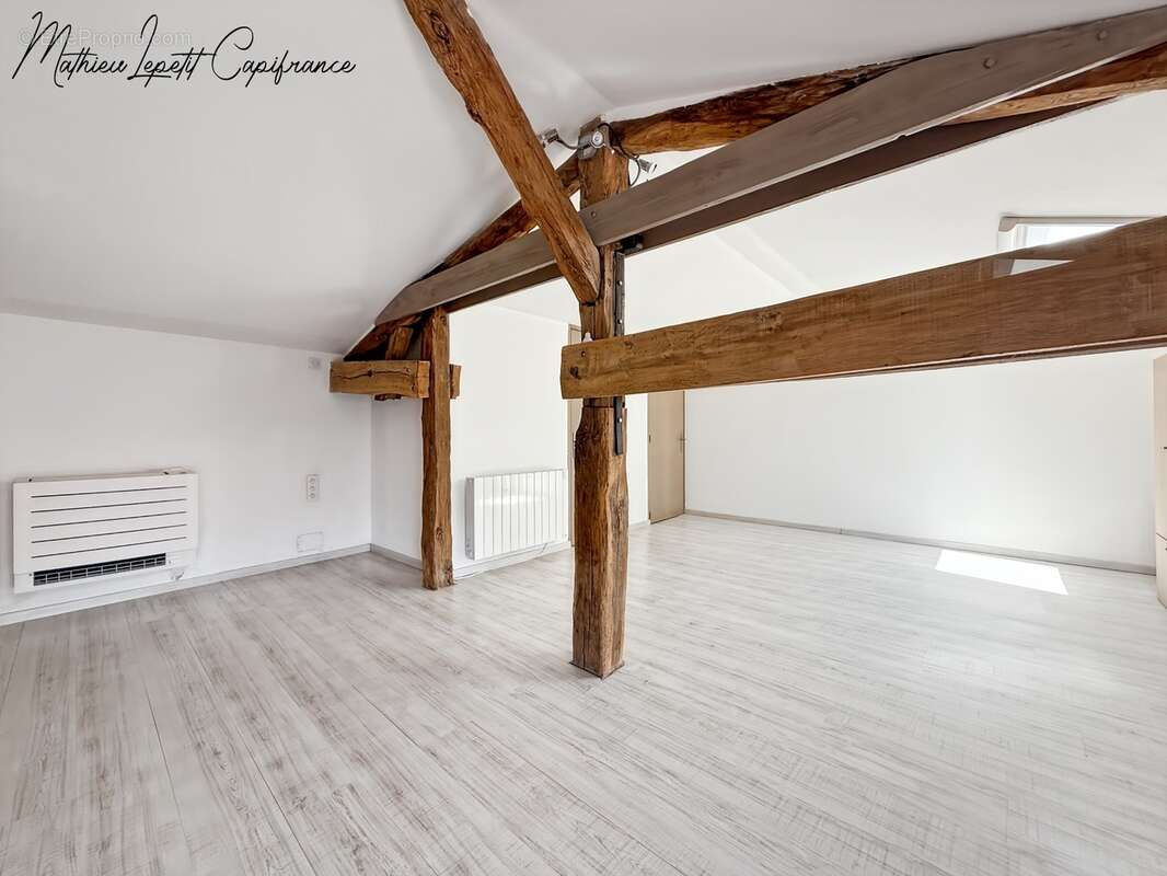 Aux portes de Périgueux – Authentique longère en pierre du XIXᵉ siècle 210 M²- T7 – DPE B – Terrain clos de 1,14 hectare-dépenda - photo 14