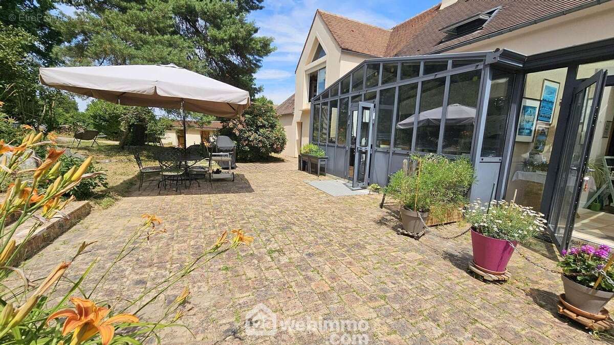 Une grande terrasse sans vis à vis!