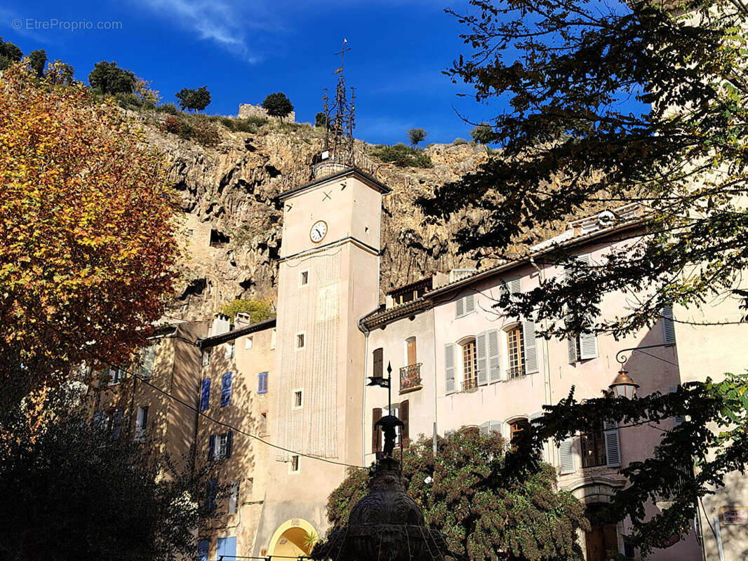 Appartement à COTIGNAC