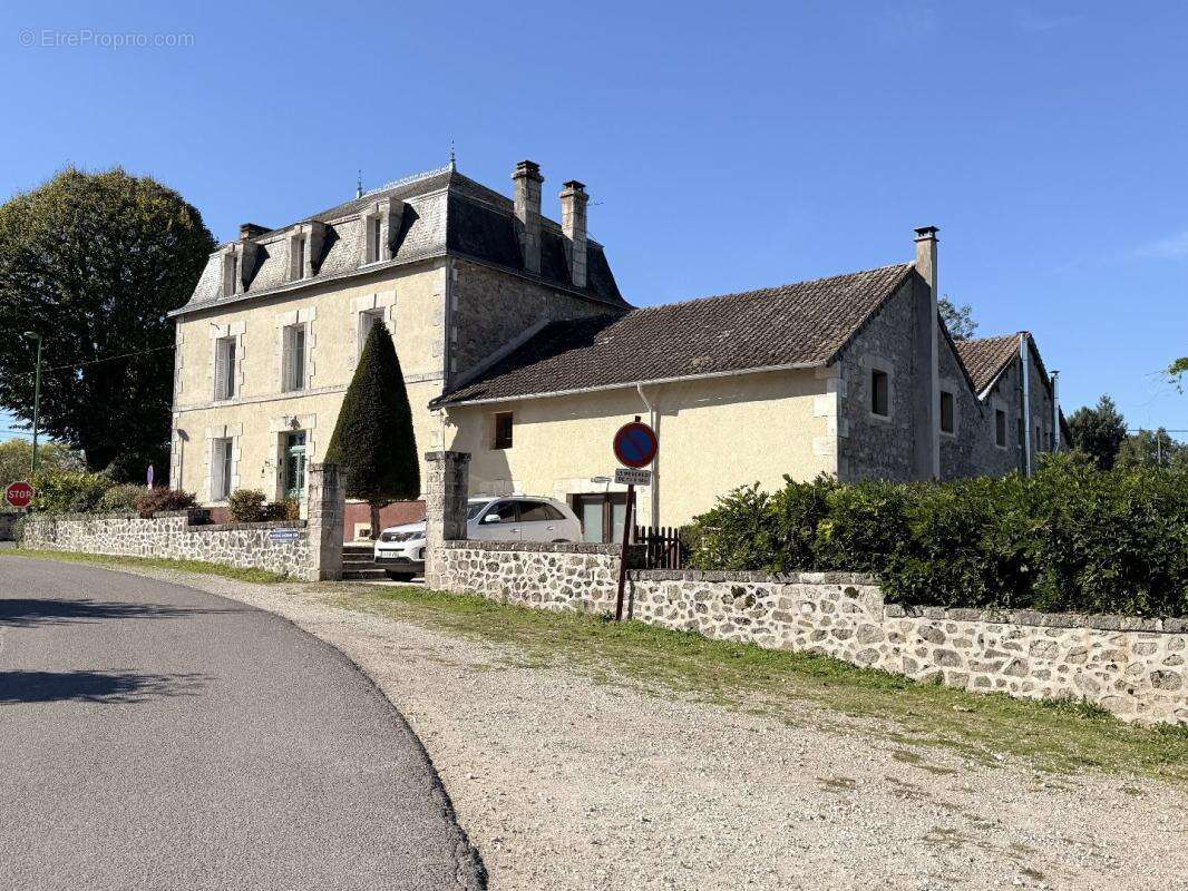 Maison à PIEGUT-PLUVIERS