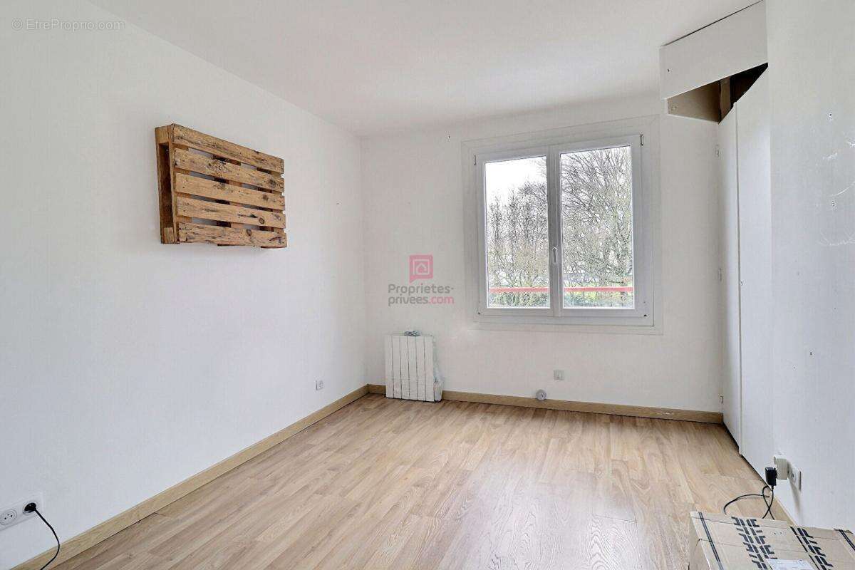 Appartement à SAINTE-GENEVIEVE-DES-BOIS