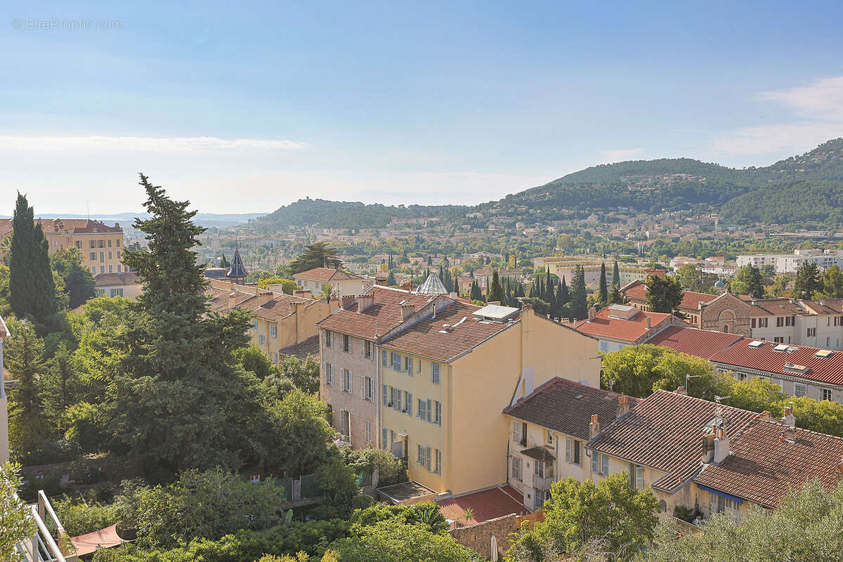 Appartement à HYERES