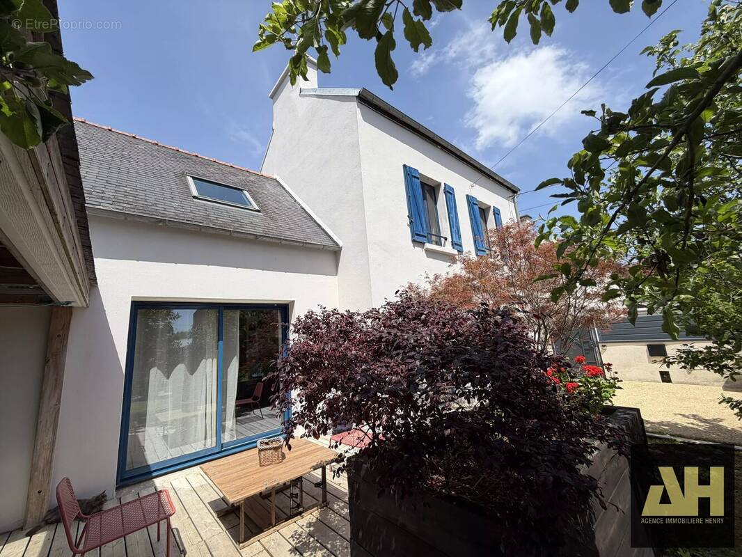 Maison à LE RELECQ-KERHUON