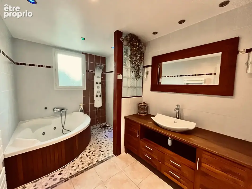 PROPRIÉTÉ D'EXCEPTION À ROBION : Villa T5 Rénovée + Gîte Indépendant au Pied du Luberon - photo 13