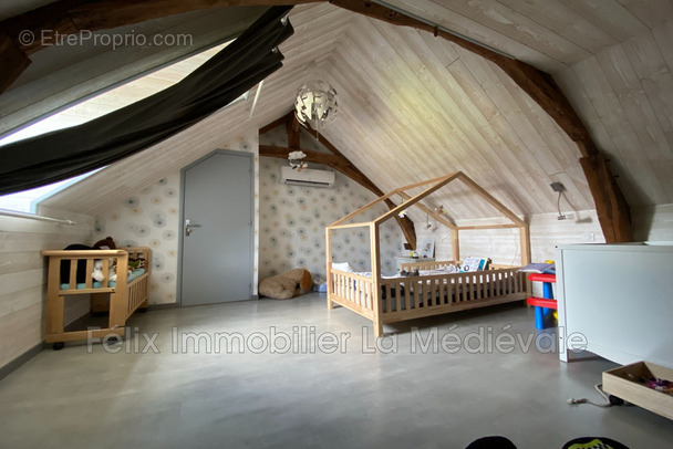 Maison à FLEURAC