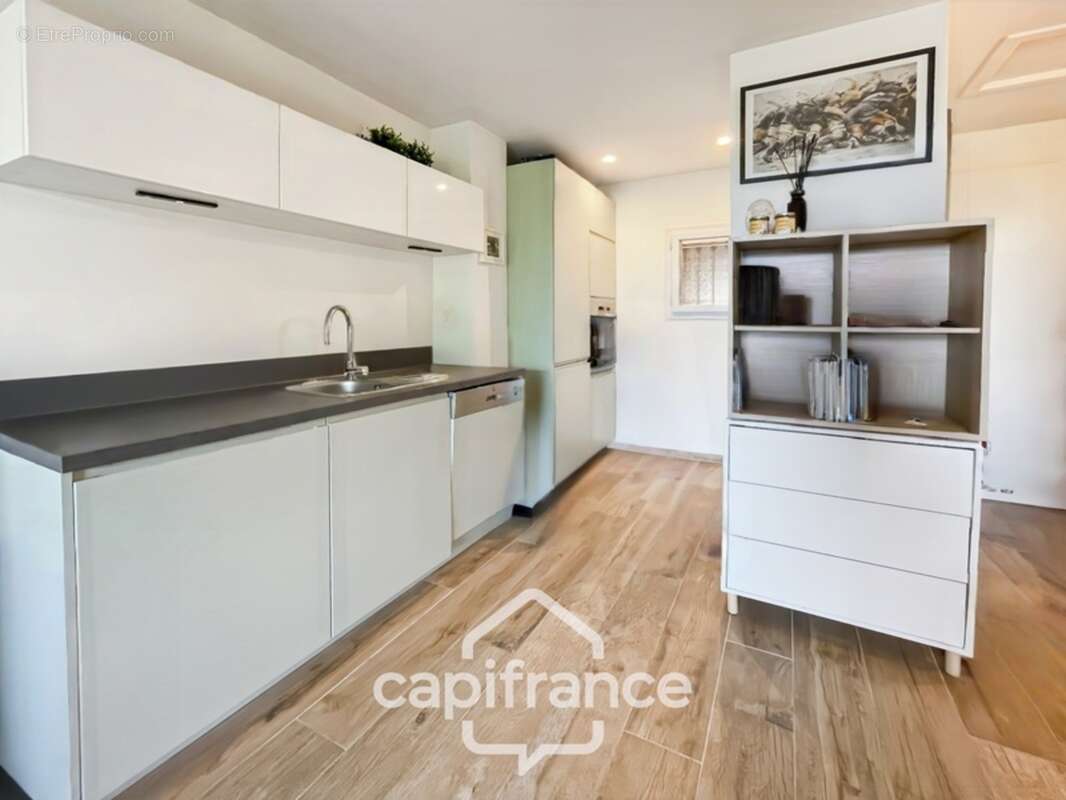 HOTEL DU GOLF  appartement 2ème et dernier étage  rénové et climatisé  de 33 m2 , trou n° 8 , sud ouest , une chambre,  loggia t - photo 9