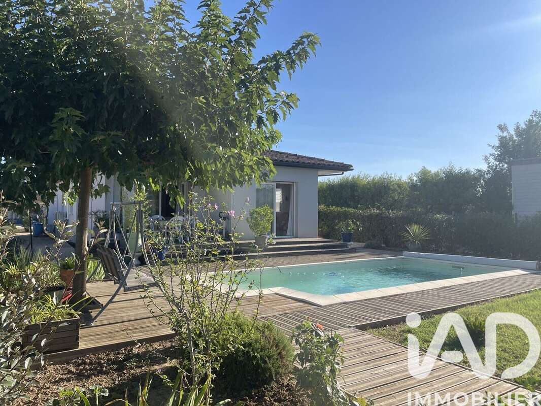 Maison 96 m² à Vallon-Pont-D'arc  - photo 3