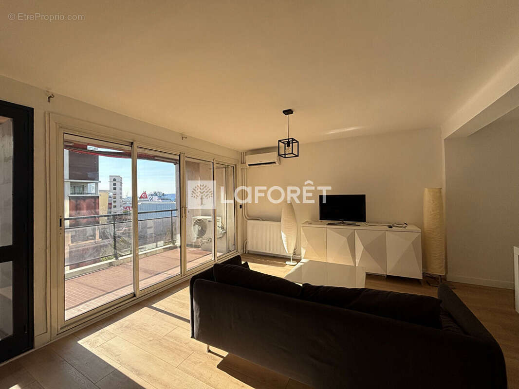 Appartement à MARSEILLE-2E