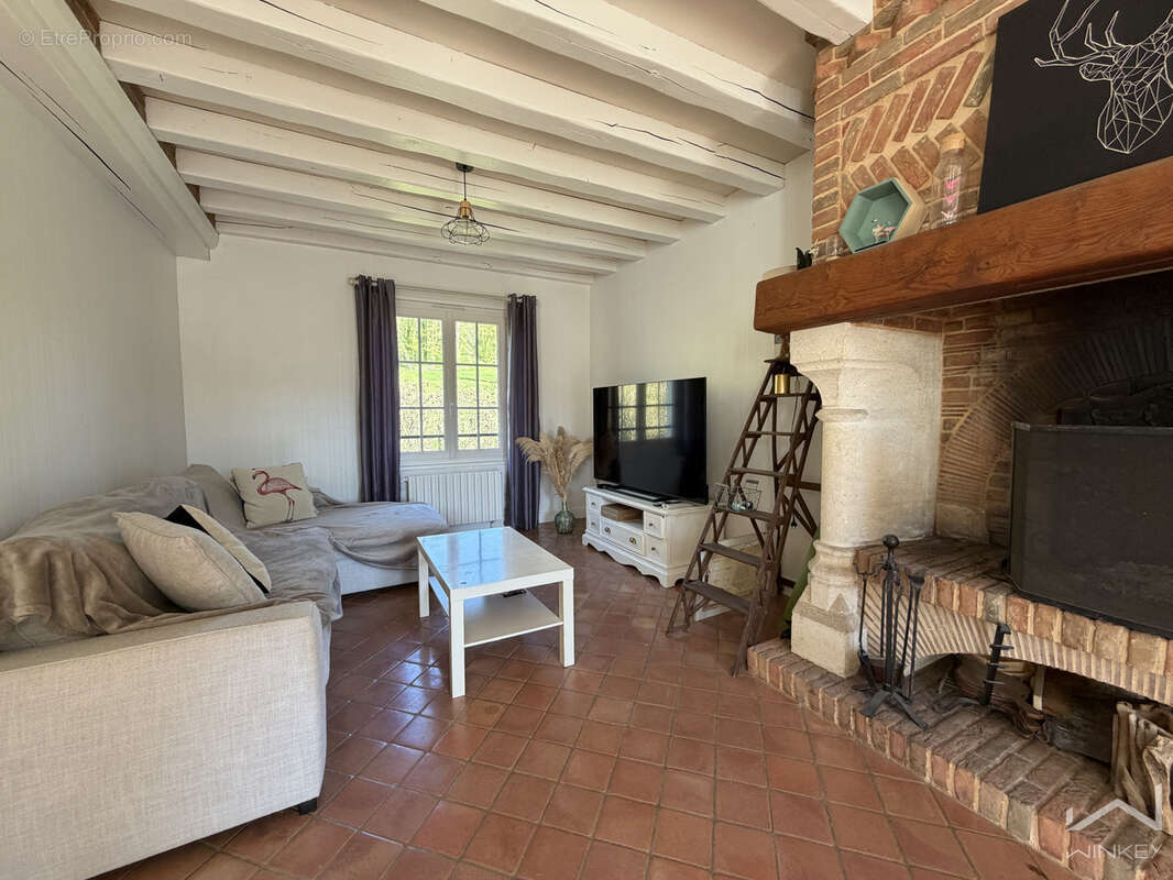 Maison familiale avec 5 chambres, sous-sol total et jardin. - photo 11