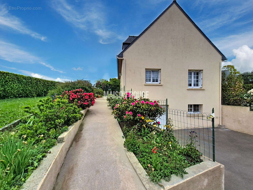 Maison à LANVALLAY