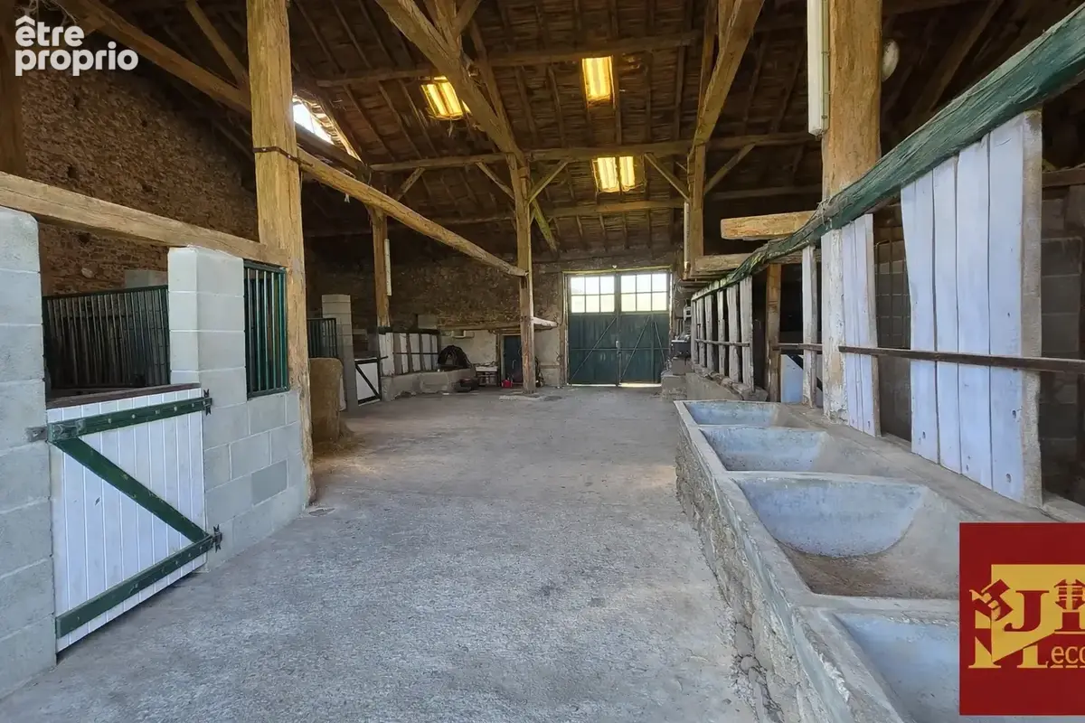 ANCIEN MONASTERE de 214 m2 sur 50 ha - Idéal élevage chevaux - - photo 9
