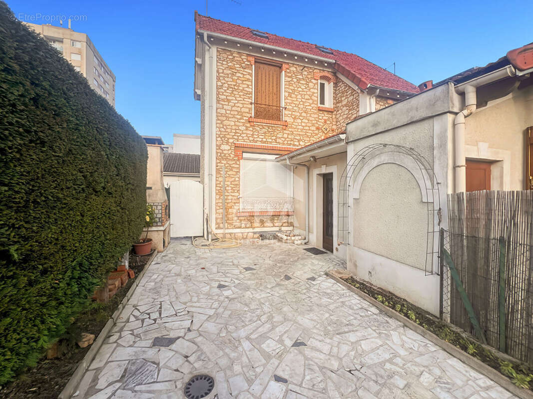Appartement à DAMMARIE-LES-LYS