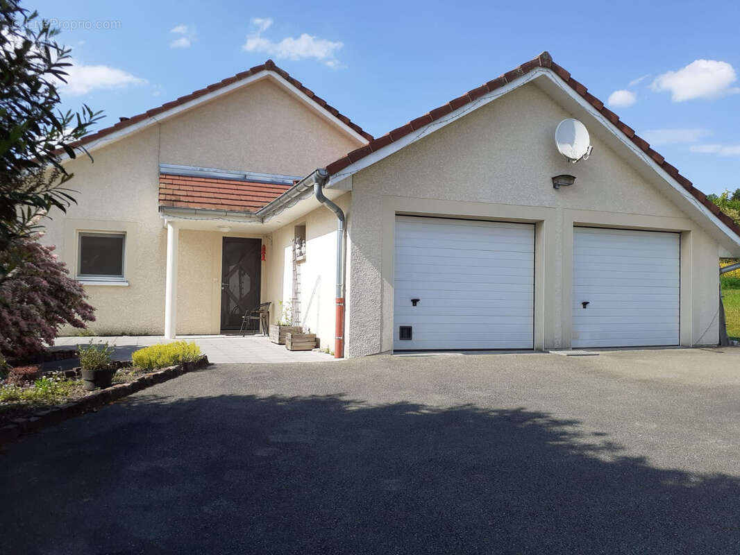 Maison à FONTAINE-LES-CLERVAL