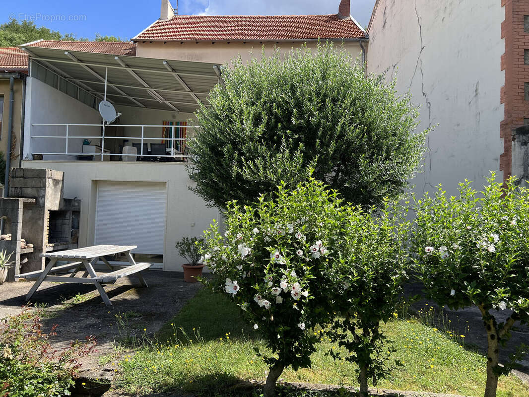 Maison à DECAZEVILLE