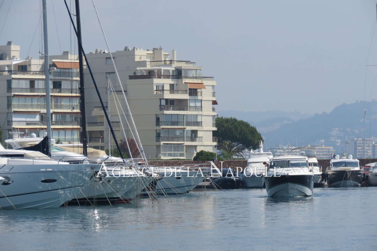 Appartement à MANDELIEU-LA-NAPOULE