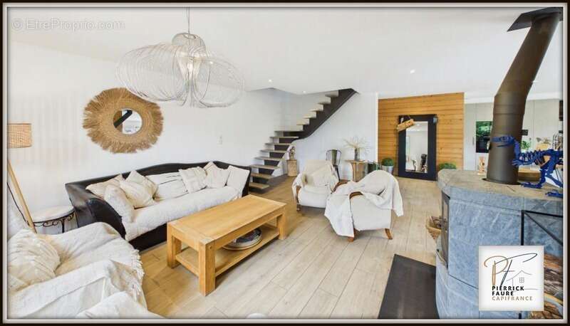 Briançon – Élégante maison familiale de 171.8m², jardin et garage - photo 14