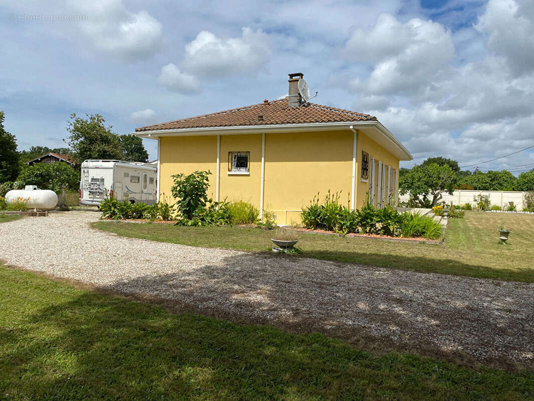 Maison à GRAYAN-ET-L'HOPITAL