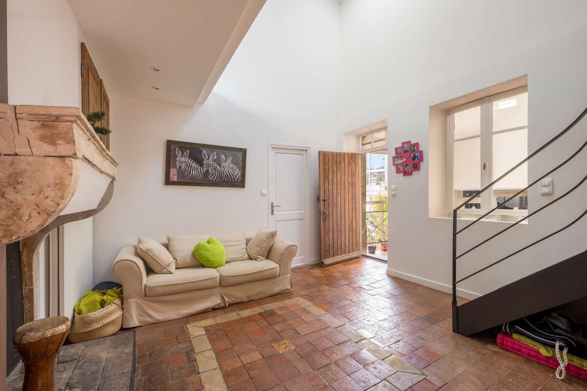 Beaujolais Pierres dorées, Propriété, 350 m2 hab., 5 chambres, terrain 1996 m2, vue magnifique - photo 4