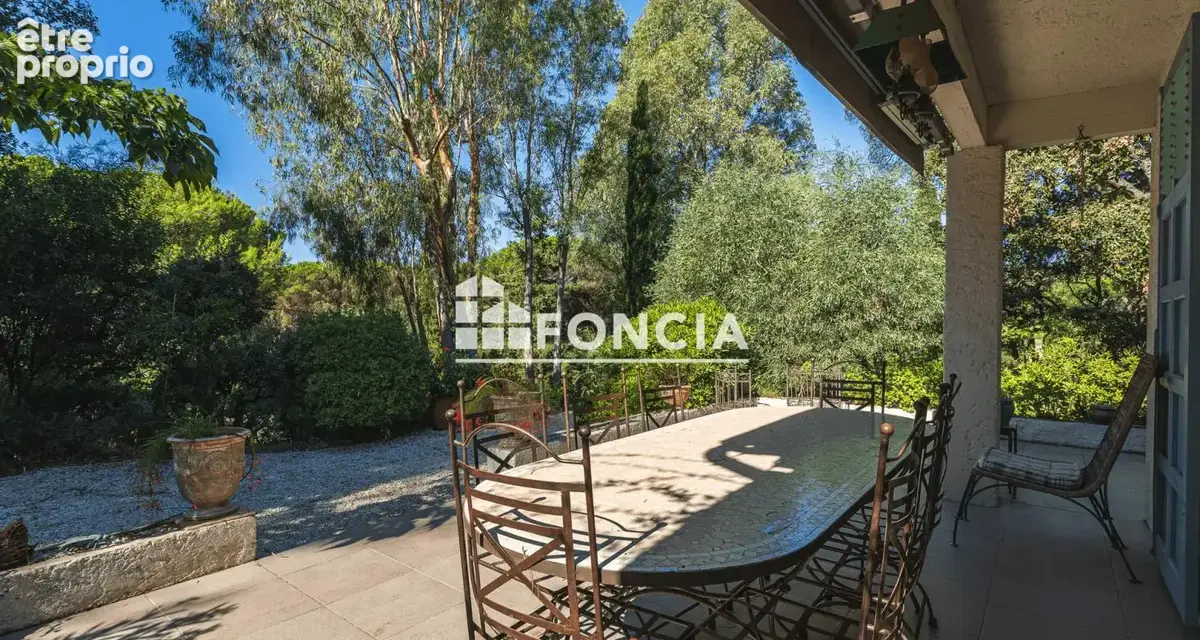 Bormes-les-mimosas – propriété avec piscine – 4 chambres – terrain 2 610 m² - photo 2