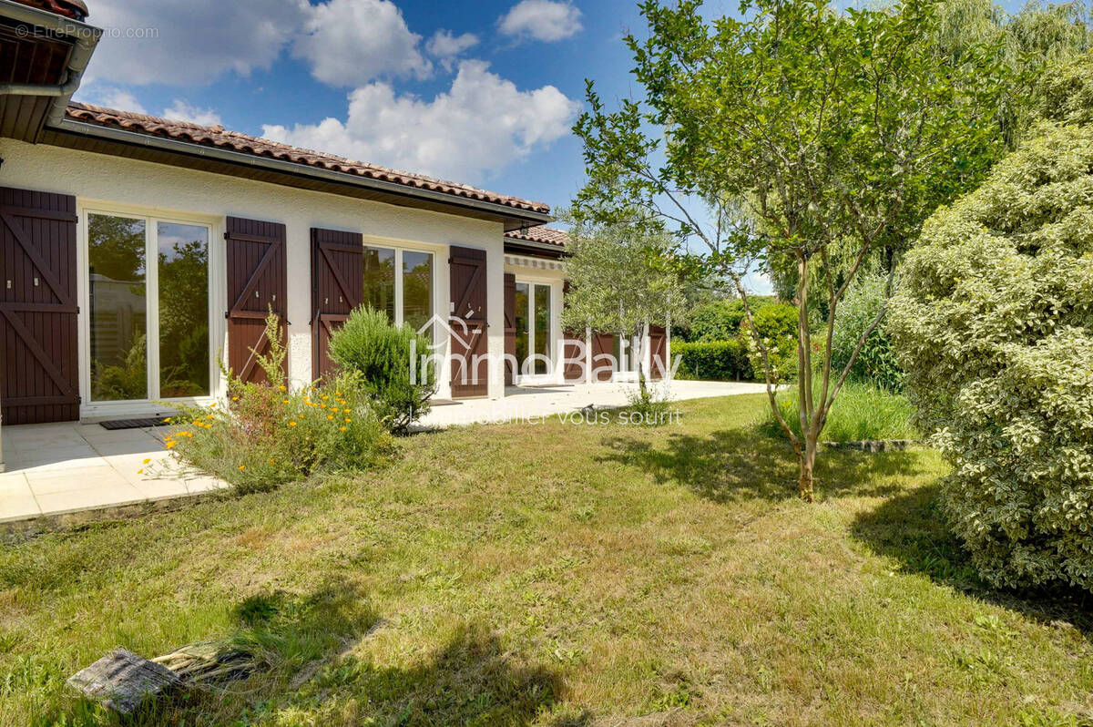 Maison à LEOGNAN