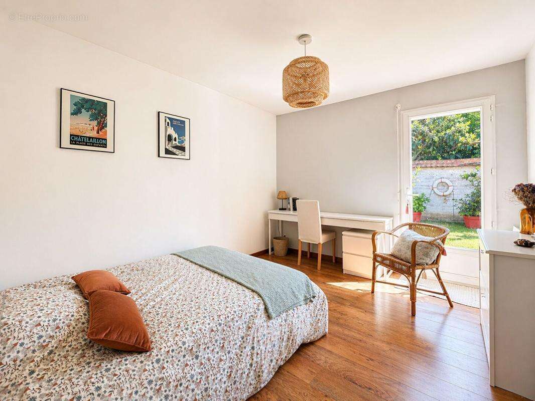 Maison familiale de standing avec piscine, suite parentale et appartement indépendant - photo 9