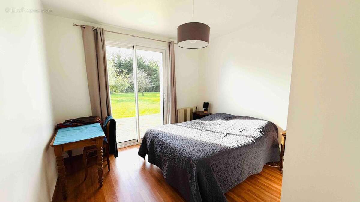 Saint Sauveur, au calme spacieuse maison sur une belle parcelle arborée - photo 18