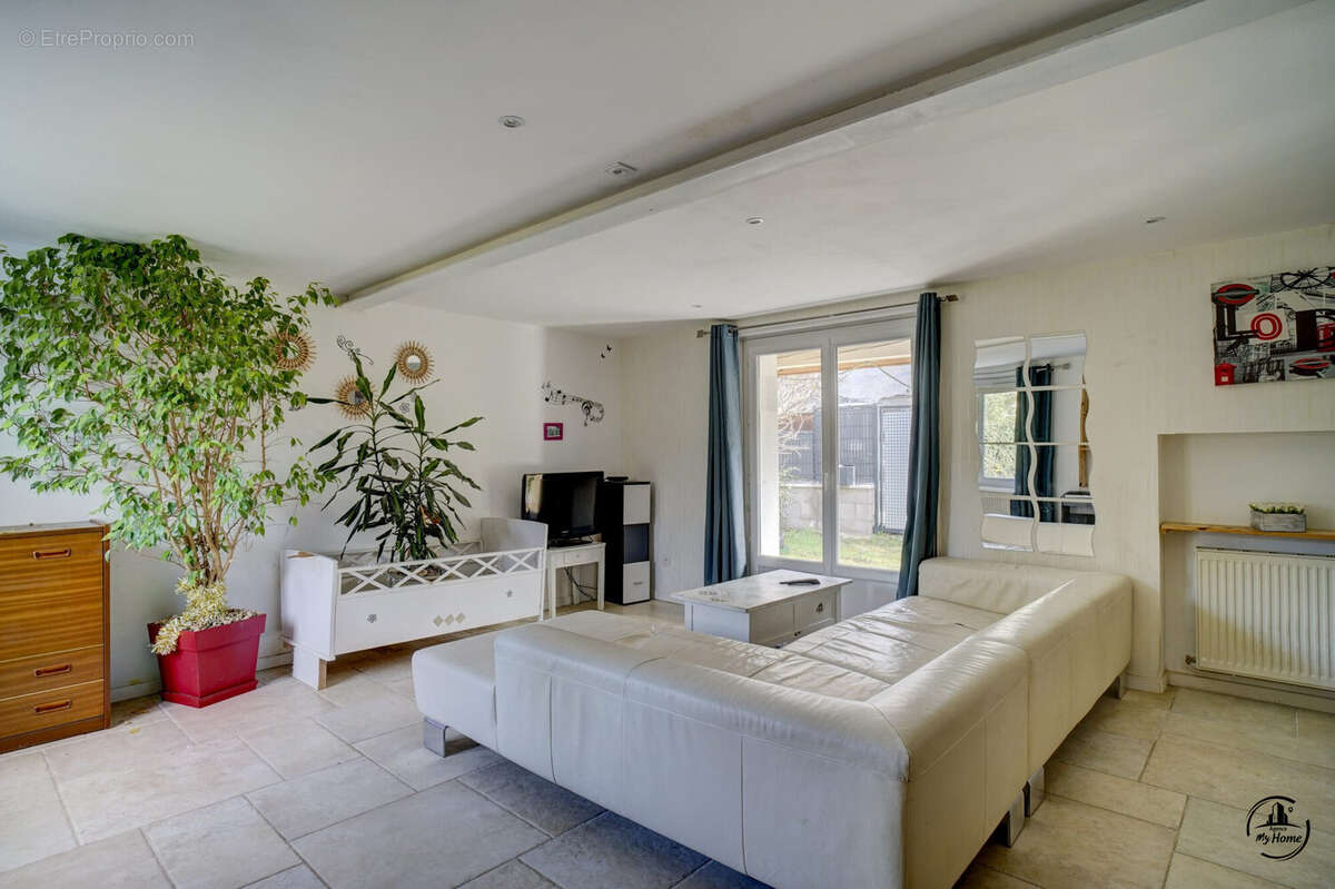 Maison à MORNAND-EN-FOREZ